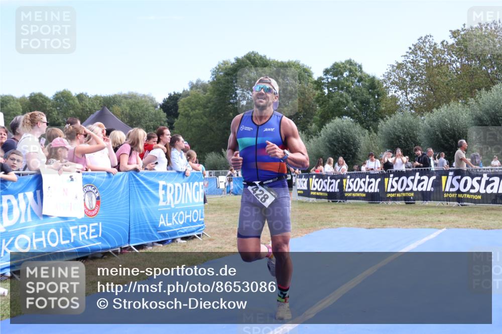 31.08.2025 - Elbe Triathlon Hamburg Strokosch-Dieckow http://msf.ph/oto/8653086 31.08.2025 11:19:28 Ziel 428, 690, 696, 900, 972 meine-sportfotos.de