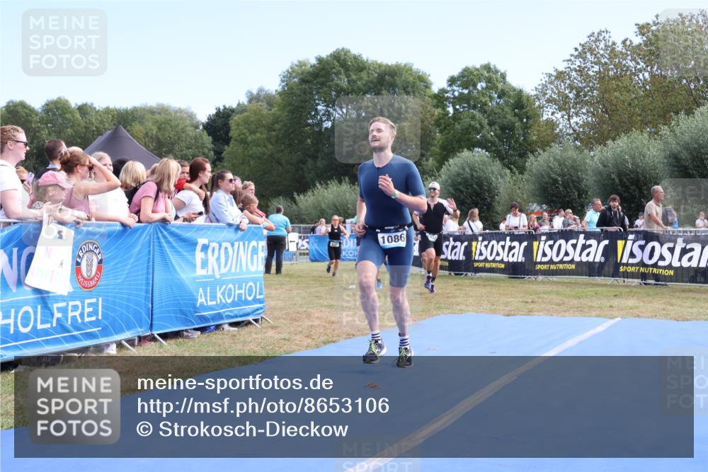31.08.2025 - Elbe Triathlon Hamburg Strokosch-Dieckow http://msf.ph/oto/8653106 31.08.2025 11:19:39 Ziel 1052, 1086, 1093, 1106, 1121 meine-sportfotos.de