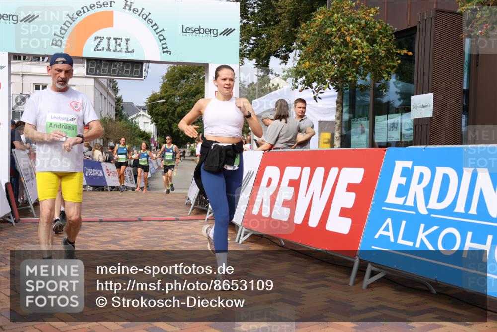 31.08.2025 - 21. Blankeneser Heldenlauf Strokosch-Dieckow http://msf.ph/oto/8653109 31.08.2025 11:08:30 Ziel 3273, 3688, 3687, 3649, 3648, 3105, 3376, 3677, 3010 meine-sportfotos.de