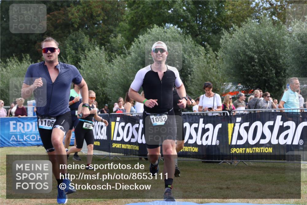 31.08.2025 - Elbe Triathlon Hamburg Strokosch-Dieckow http://msf.ph/oto/8653111 31.08.2025 11:19:40 Ziel 1052, 1086, 1093, 1106, 1121 meine-sportfotos.de