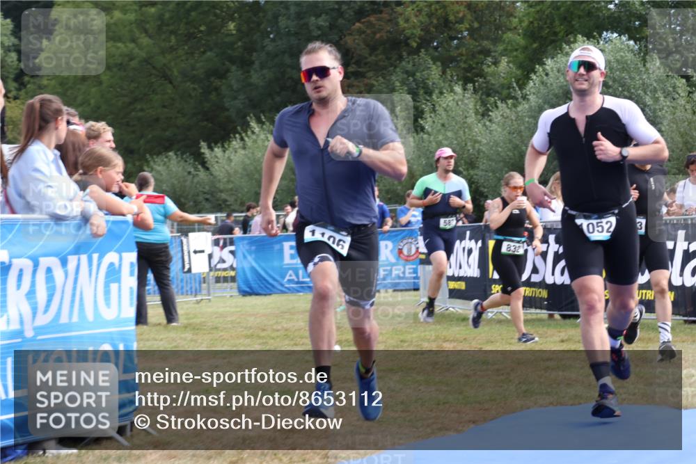 31.08.2025 - Elbe Triathlon Hamburg Strokosch-Dieckow http://msf.ph/oto/8653112 31.08.2025 11:19:40 Ziel 1052, 1086, 1093, 1106, 1121 meine-sportfotos.de