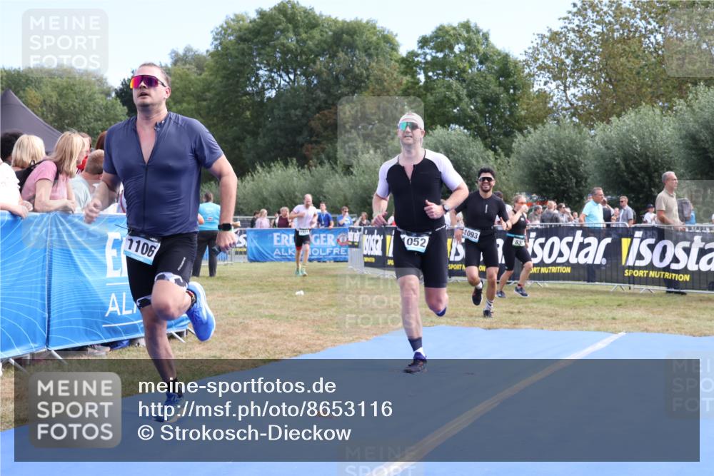 31.08.2025 - Elbe Triathlon Hamburg Strokosch-Dieckow http://msf.ph/oto/8653116 31.08.2025 11:19:41 Ziel 1052, 1086, 1093, 1106, 1121 meine-sportfotos.de