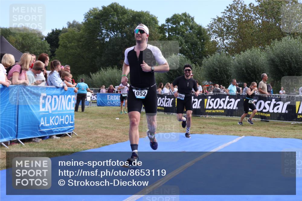 31.08.2025 - Elbe Triathlon Hamburg Strokosch-Dieckow http://msf.ph/oto/8653119 31.08.2025 11:19:42 Ziel 1052, 1086, 1093, 1106, 1121 meine-sportfotos.de