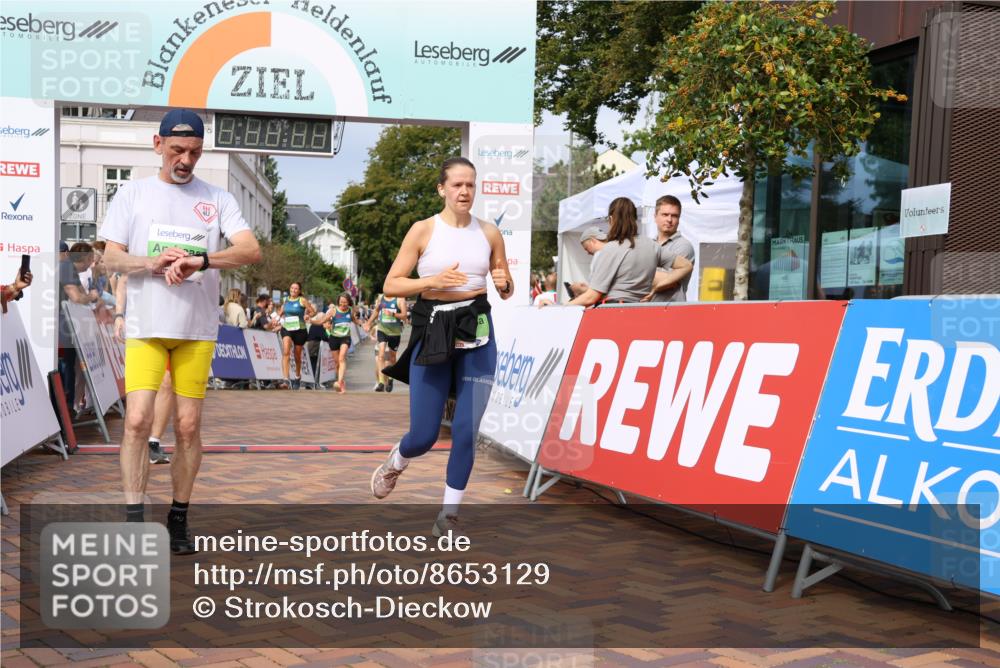 31.08.2025 - 21. Blankeneser Heldenlauf Strokosch-Dieckow http://msf.ph/oto/8653129 31.08.2025 11:08:29 Ziel 3273, 3688, 3687, 3649, 3648, 3105, 3376, 3010 meine-sportfotos.de