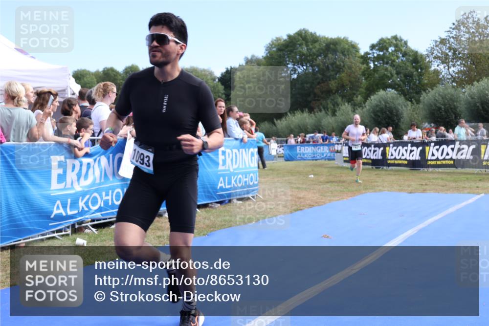 31.08.2025 - Elbe Triathlon Hamburg Strokosch-Dieckow http://msf.ph/oto/8653130 31.08.2025 11:19:44 Ziel 1052, 1086, 1093, 1106, 1121 meine-sportfotos.de