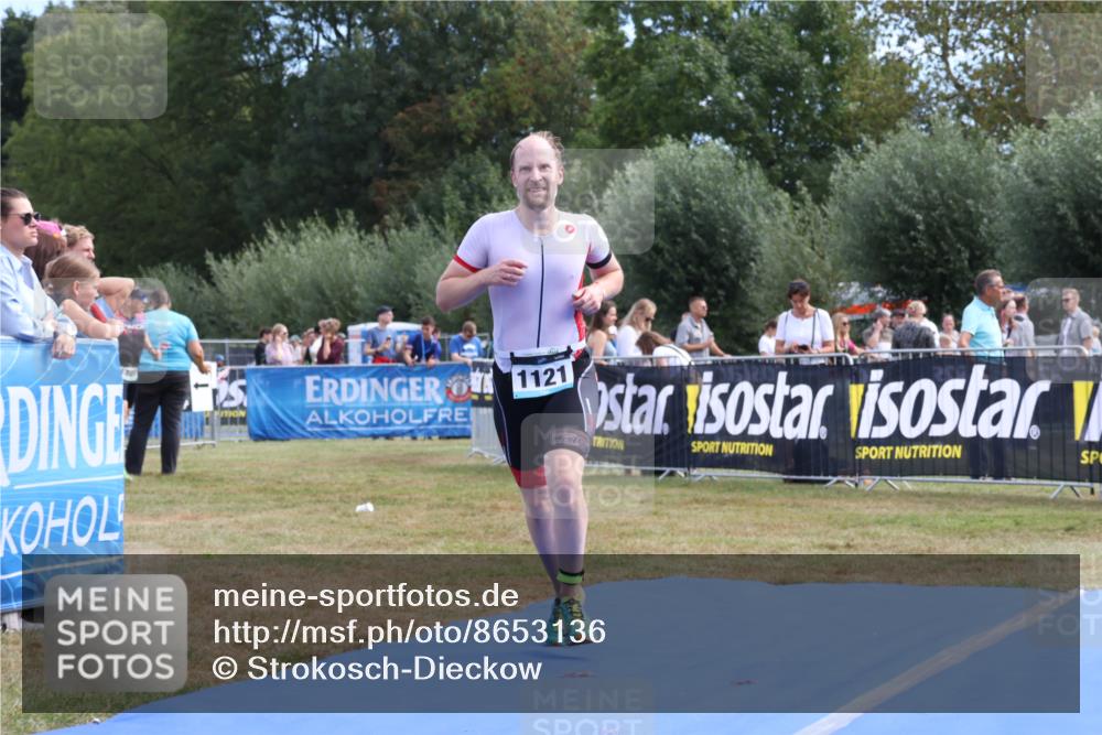 31.08.2025 - Elbe Triathlon Hamburg Strokosch-Dieckow http://msf.ph/oto/8653136 31.08.2025 11:19:46 Ziel 1052, 1093, 1121 meine-sportfotos.de