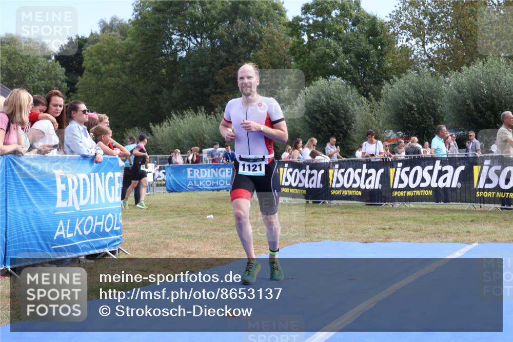 31.08.2025 - Elbe Triathlon Hamburg Strokosch-Dieckow http://msf.ph/oto/8653137 31.08.2025 11:19:46 Ziel 1052, 1093, 1121 meine-sportfotos.de