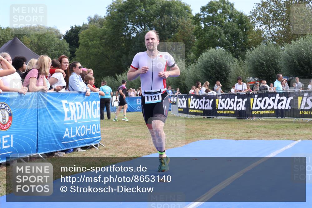 31.08.2025 - Elbe Triathlon Hamburg Strokosch-Dieckow http://msf.ph/oto/8653140 31.08.2025 11:19:47 Ziel 1052, 1093, 1121 meine-sportfotos.de