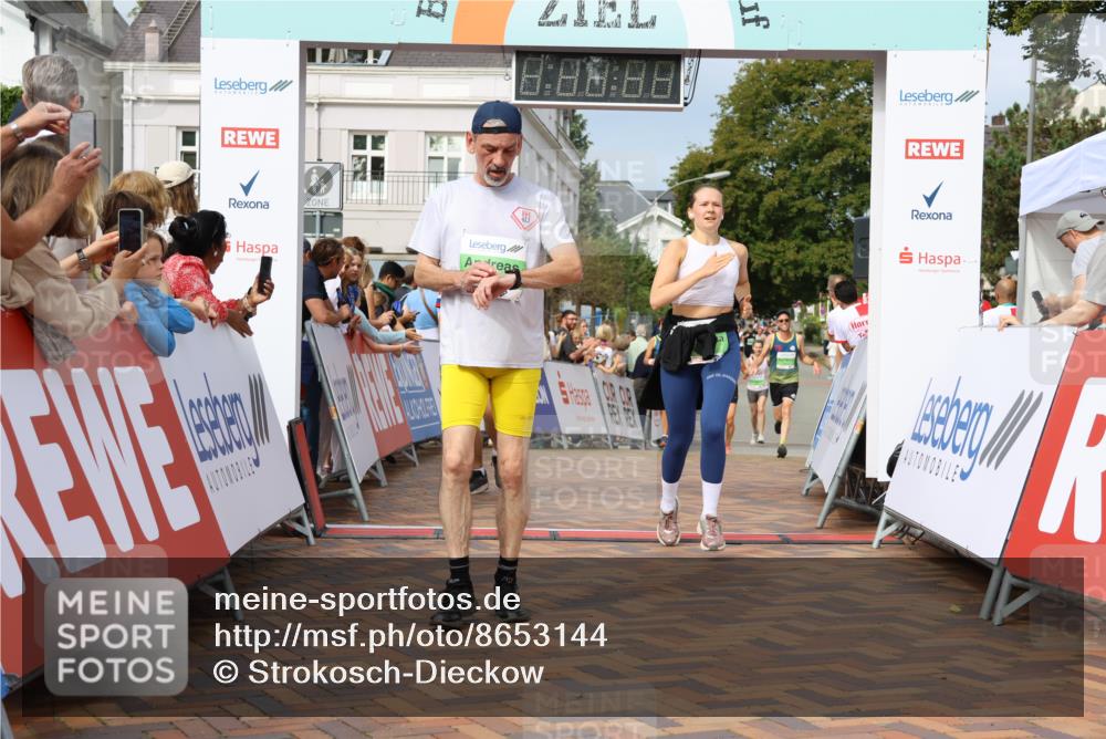 31.08.2025 - 21. Blankeneser Heldenlauf Strokosch-Dieckow http://msf.ph/oto/8653144 31.08.2025 11:08:28 Ziel 3273, 3688, 3687, 3649, 3648, 3105, 3376, 3128, 3010 meine-sportfotos.de