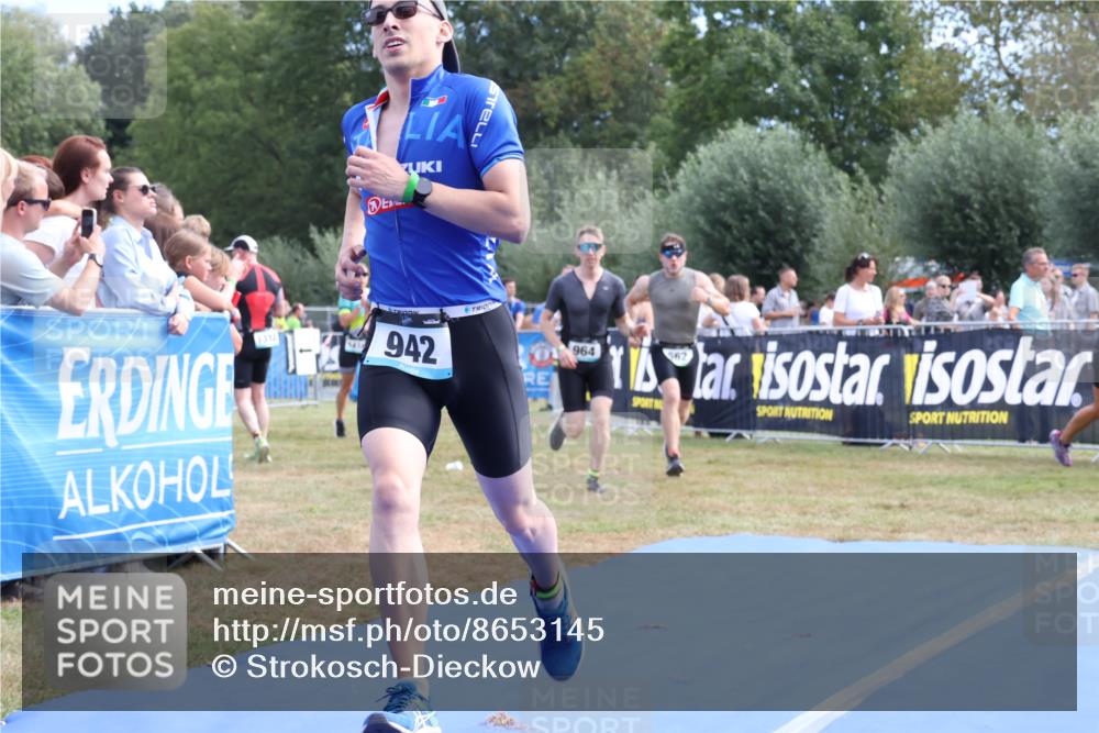 31.08.2025 - Elbe Triathlon Hamburg Strokosch-Dieckow http://msf.ph/oto/8653145 31.08.2025 11:20:01 Ziel 546, 562, 942, 964, 1091 meine-sportfotos.de