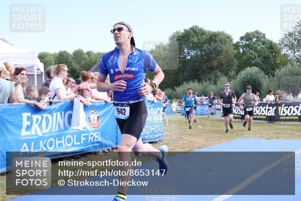 31.08.2025 - Elbe Triathlon Hamburg Strokosch-Dieckow http://msf.ph/oto/8653147 31.08.2025 11:20:01 Ziel 546, 562, 942, 964, 1091 meine-sportfotos.de