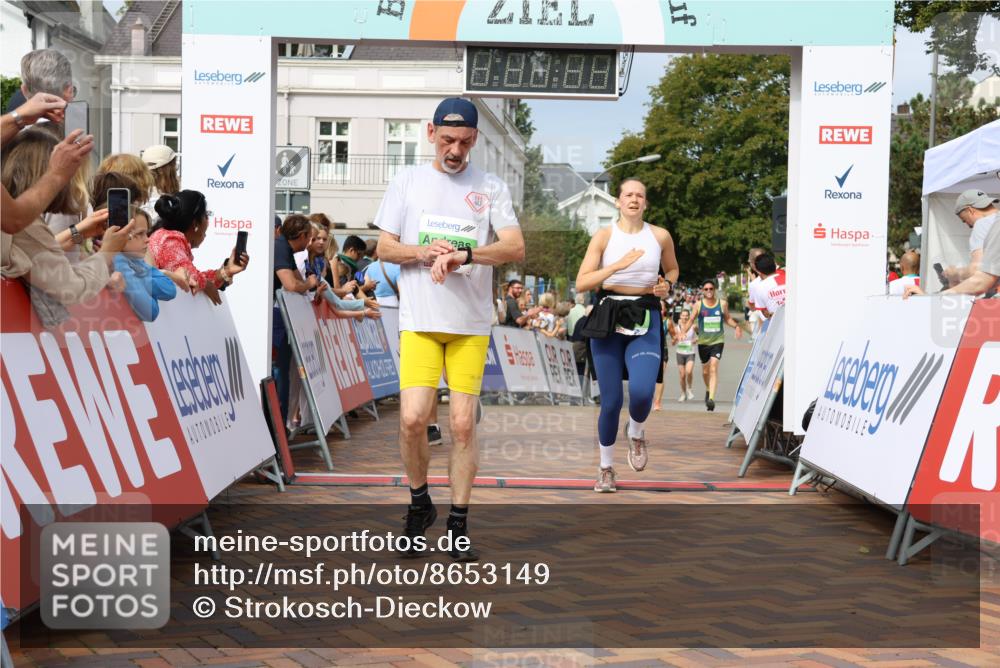 31.08.2025 - 21. Blankeneser Heldenlauf Strokosch-Dieckow http://msf.ph/oto/8653149 31.08.2025 11:08:28 Ziel 3273, 3688, 3687, 3649, 3648, 3105, 3376, 3128, 3010 meine-sportfotos.de