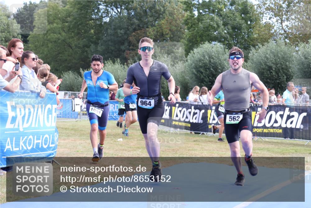 31.08.2025 - Elbe Triathlon Hamburg Strokosch-Dieckow http://msf.ph/oto/8653152 31.08.2025 11:20:03 Ziel 546, 562, 942, 964, 1091 meine-sportfotos.de