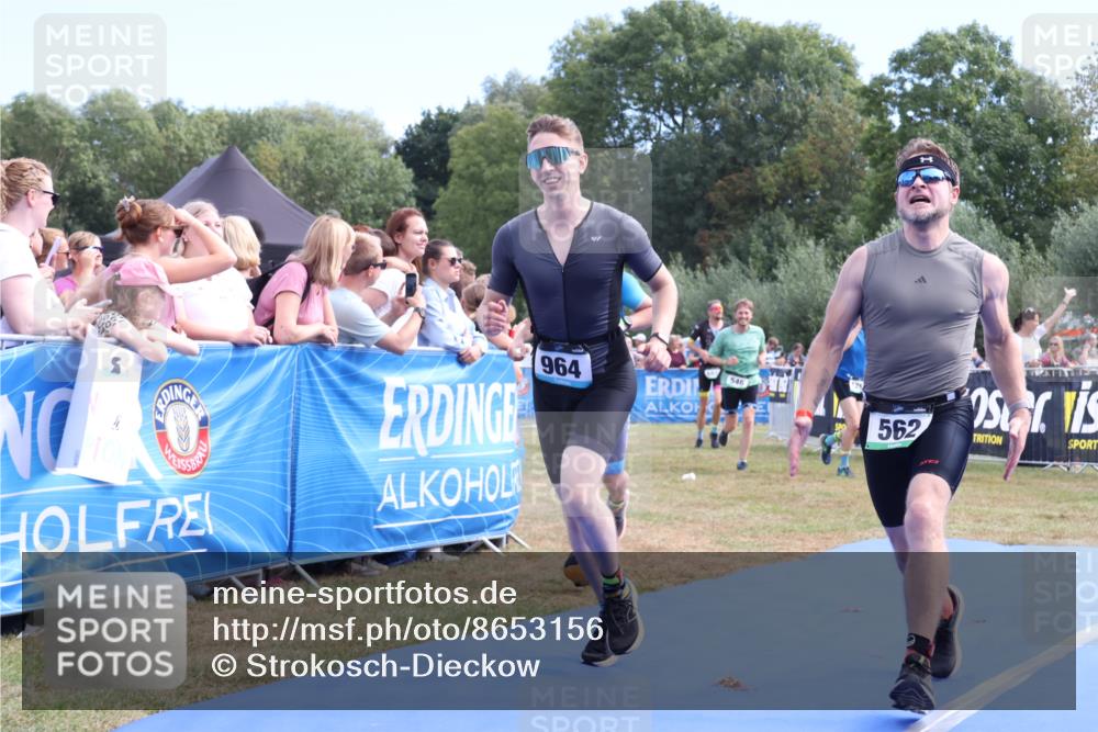 31.08.2025 - Elbe Triathlon Hamburg Strokosch-Dieckow http://msf.ph/oto/8653156 31.08.2025 11:20:03 Ziel 546, 562, 942, 964, 1091 meine-sportfotos.de