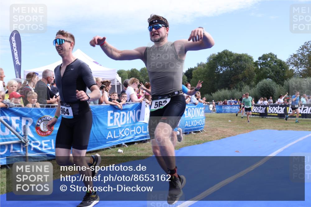 31.08.2025 - Elbe Triathlon Hamburg Strokosch-Dieckow http://msf.ph/oto/8653162 31.08.2025 11:20:04 Ziel 546, 562, 942, 964, 1091 meine-sportfotos.de