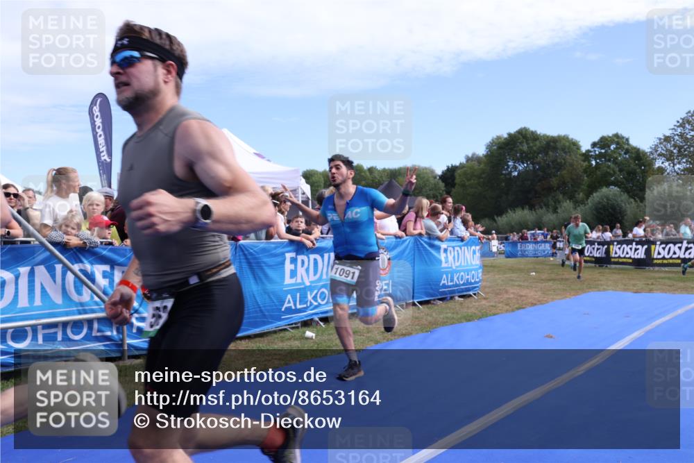 31.08.2025 - Elbe Triathlon Hamburg Strokosch-Dieckow http://msf.ph/oto/8653164 31.08.2025 11:20:05 Ziel 546, 562, 942, 964, 1091 meine-sportfotos.de