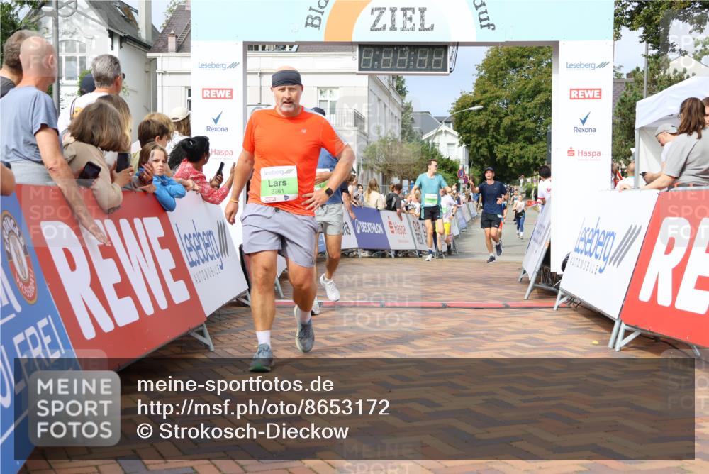 31.08.2025 - 21. Blankeneser Heldenlauf Strokosch-Dieckow http://msf.ph/oto/8653172 31.08.2025 11:08:21 Ziel 3334, 3160, 3693, 3688, 3687, 3361, 3128 meine-sportfotos.de