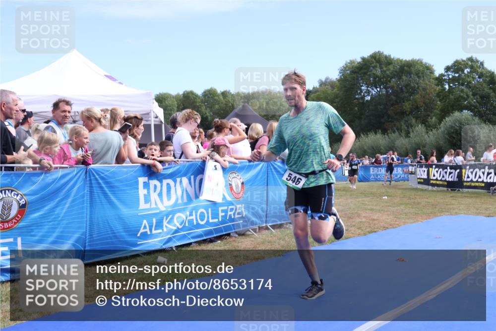 31.08.2025 - Elbe Triathlon Hamburg Strokosch-Dieckow http://msf.ph/oto/8653174 31.08.2025 11:20:08 Ziel 546, 562, 964, 994, 1048, 1091 meine-sportfotos.de