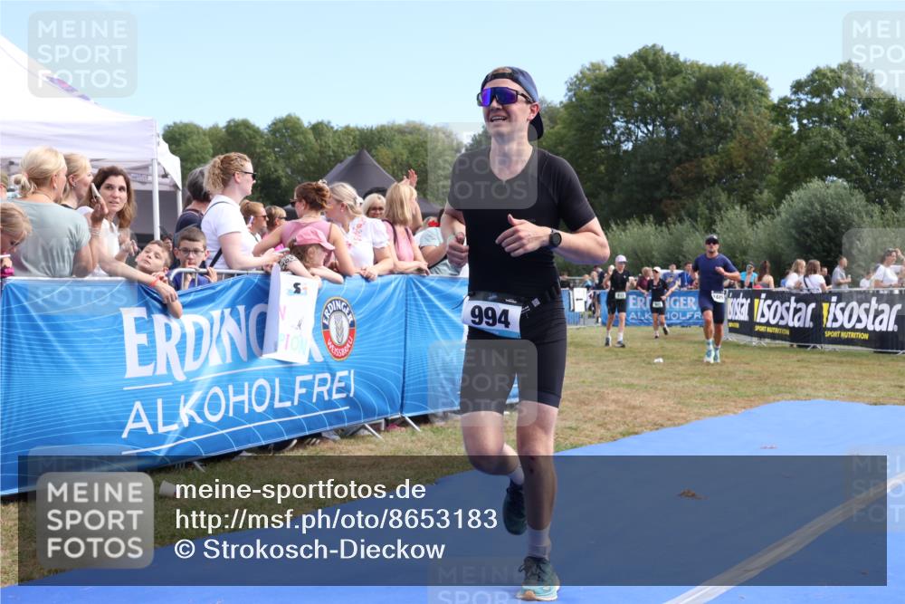 31.08.2025 - Elbe Triathlon Hamburg Strokosch-Dieckow http://msf.ph/oto/8653183 31.08.2025 11:20:19 Ziel 994, 1048, 1107, 1445 meine-sportfotos.de