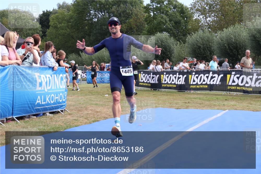 31.08.2025 - Elbe Triathlon Hamburg Strokosch-Dieckow http://msf.ph/oto/8653186 31.08.2025 11:20:21 Ziel 994, 1048, 1107, 1445 meine-sportfotos.de