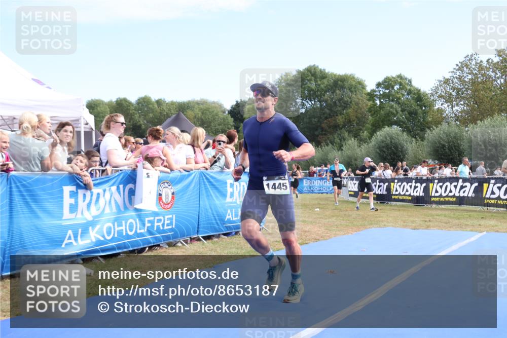 31.08.2025 - Elbe Triathlon Hamburg Strokosch-Dieckow http://msf.ph/oto/8653187 31.08.2025 11:20:22 Ziel 454, 994, 1048, 1107, 1196, 1445 meine-sportfotos.de