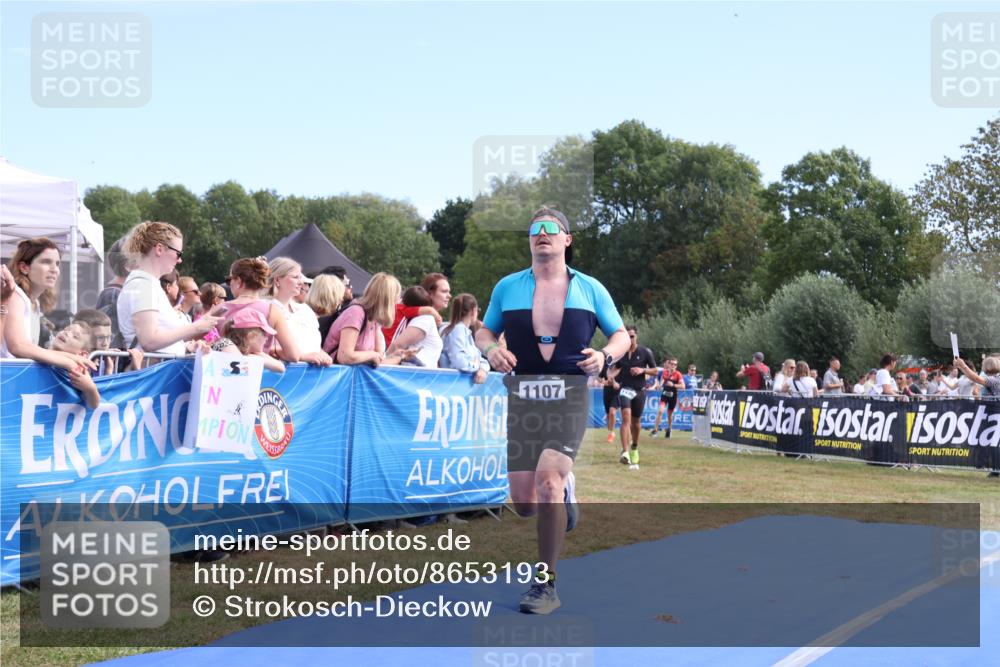 31.08.2025 - Elbe Triathlon Hamburg Strokosch-Dieckow http://msf.ph/oto/8653193 31.08.2025 11:20:27 Ziel 454, 708, 996, 1107, 1196 meine-sportfotos.de