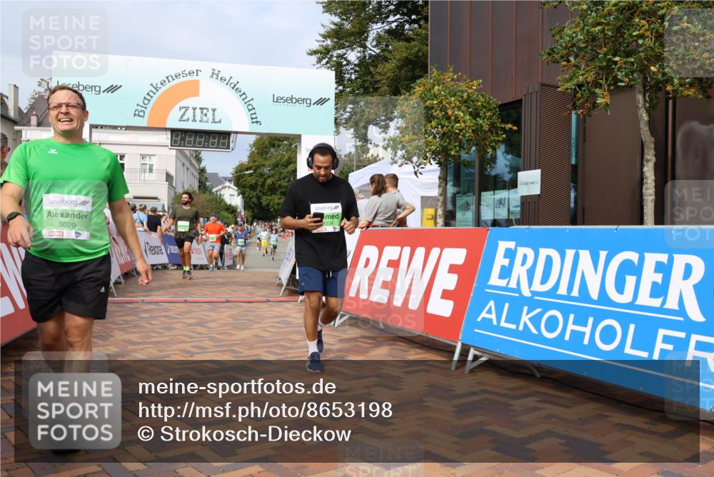 31.08.2025 - 21. Blankeneser Heldenlauf Strokosch-Dieckow http://msf.ph/oto/8653198 31.08.2025 11:08:16 Ziel 3334, 3160, 3693, 3141, 3140, 3474, 3472, 3361, 3248, 3029, 3128 meine-sportfotos.de