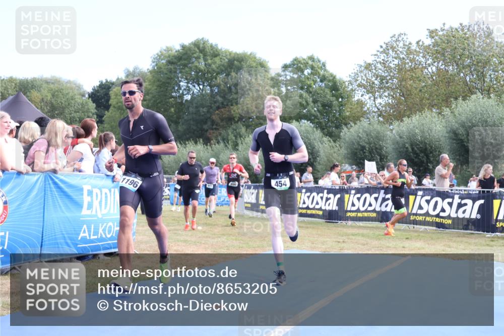 31.08.2025 - Elbe Triathlon Hamburg Strokosch-Dieckow http://msf.ph/oto/8653205 31.08.2025 11:20:30 Ziel 454, 708, 965, 996, 1107, 1196, 1227 meine-sportfotos.de