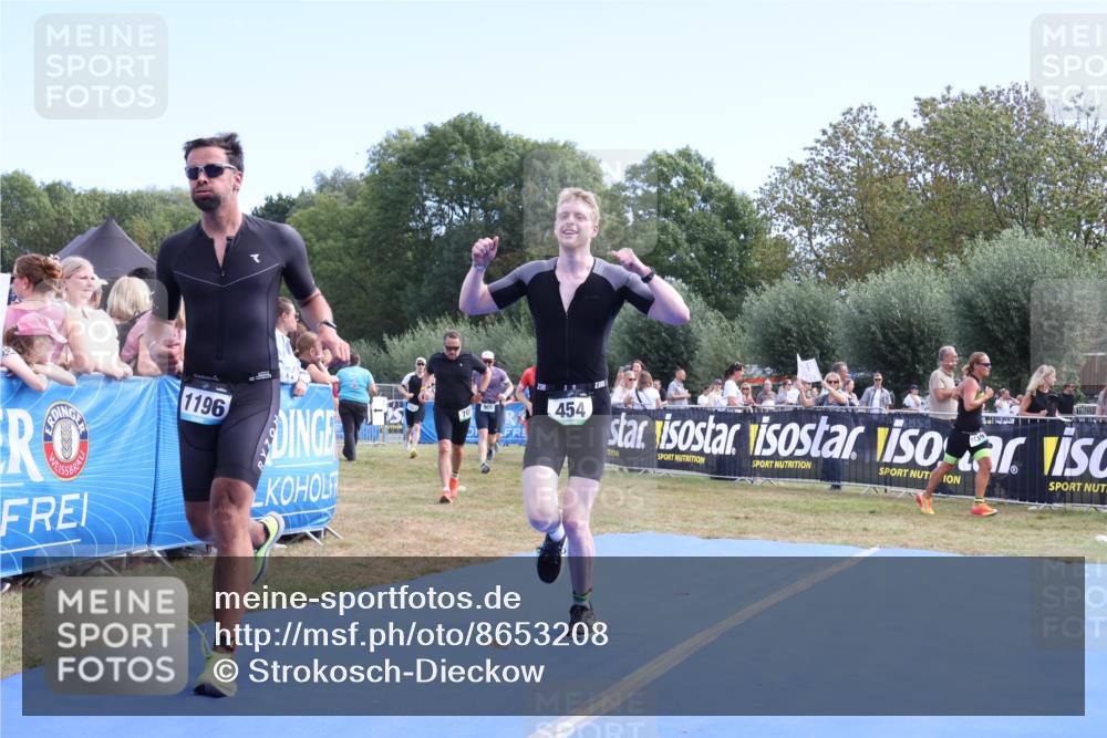 31.08.2025 - Elbe Triathlon Hamburg Strokosch-Dieckow http://msf.ph/oto/8653208 31.08.2025 11:20:31 Ziel 454, 708, 965, 996, 1107, 1196, 1227 meine-sportfotos.de