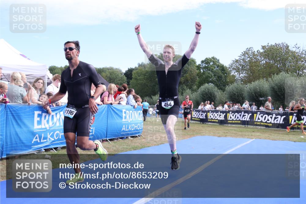 31.08.2025 - Elbe Triathlon Hamburg Strokosch-Dieckow http://msf.ph/oto/8653209 31.08.2025 11:20:31 Ziel 454, 708, 965, 996, 1107, 1196, 1227 meine-sportfotos.de