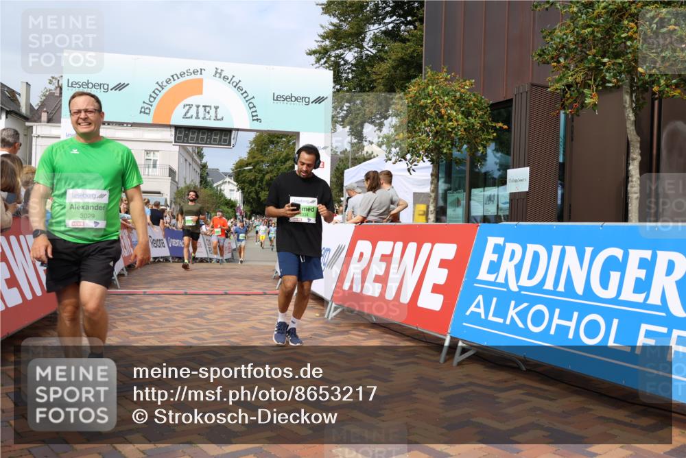 31.08.2025 - 21. Blankeneser Heldenlauf Strokosch-Dieckow http://msf.ph/oto/8653217 31.08.2025 11:08:15 Ziel 3334, 3160, 3693, 3141, 3140, 3474, 3472, 3361, 3248, 3029 meine-sportfotos.de