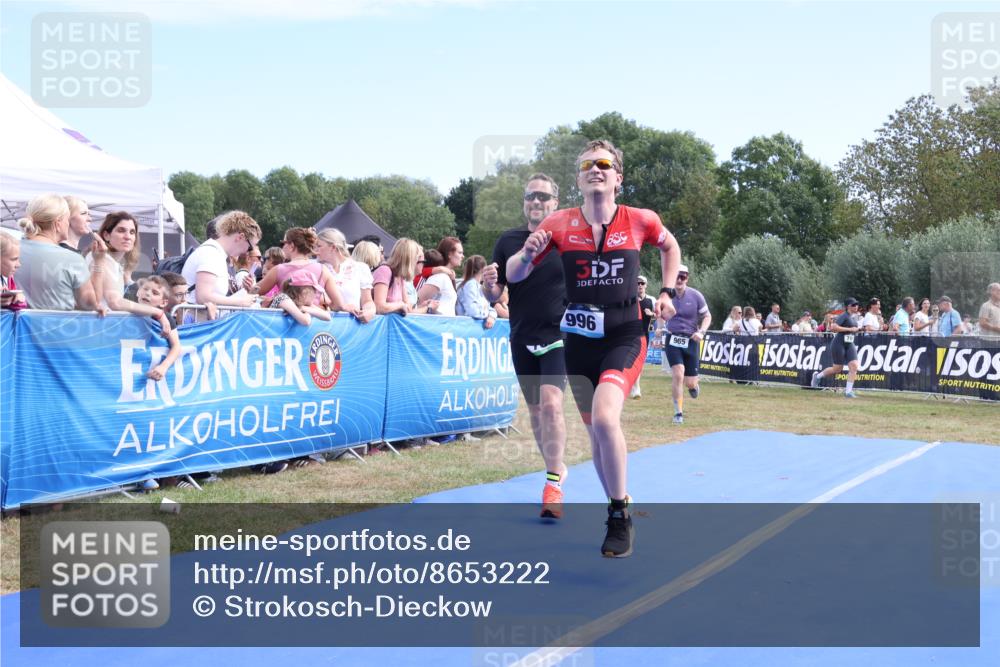 31.08.2025 - Elbe Triathlon Hamburg Strokosch-Dieckow http://msf.ph/oto/8653222 31.08.2025 11:20:34 Ziel 454, 708, 965, 996, 1196, 1227 meine-sportfotos.de