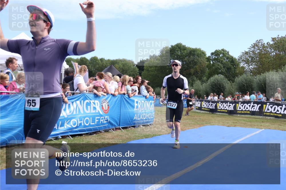 31.08.2025 - Elbe Triathlon Hamburg Strokosch-Dieckow http://msf.ph/oto/8653236 31.08.2025 11:20:37 Ziel 708, 965, 996, 1227 meine-sportfotos.de