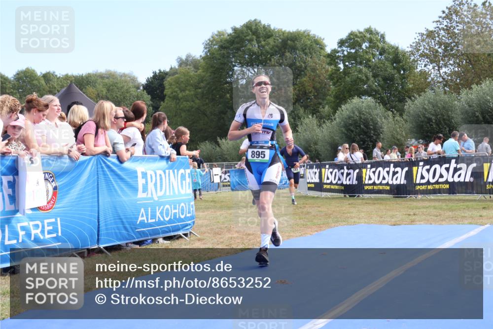 31.08.2025 - Elbe Triathlon Hamburg Strokosch-Dieckow http://msf.ph/oto/8653252 31.08.2025 11:20:55 Ziel 561, 770, 895, 933, 1020, 1155 meine-sportfotos.de