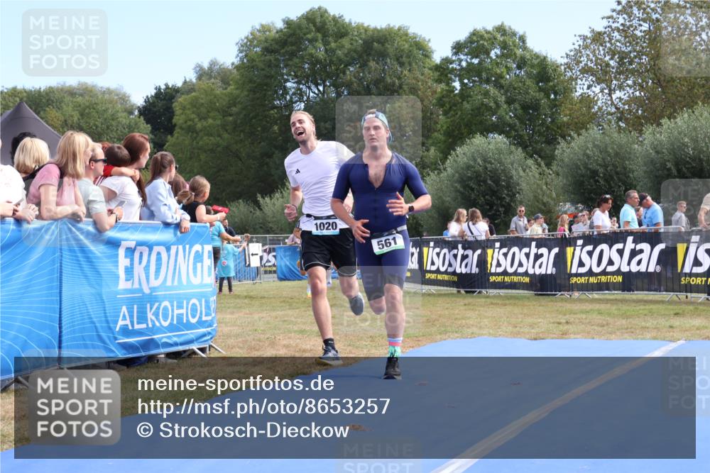 31.08.2025 - Elbe Triathlon Hamburg Strokosch-Dieckow http://msf.ph/oto/8653257 31.08.2025 11:20:57 Ziel 561, 770, 895, 933, 1020, 1095, 1155 meine-sportfotos.de