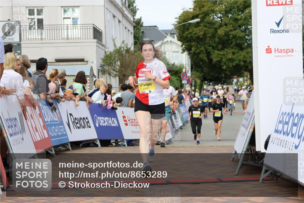 31.08.2025 - 21. Blankeneser Heldenlauf Strokosch-Dieckow http://msf.ph/oto/8653289 31.08.2025 10:26:30 Ziel 2254, 2497, 2688 meine-sportfotos.de