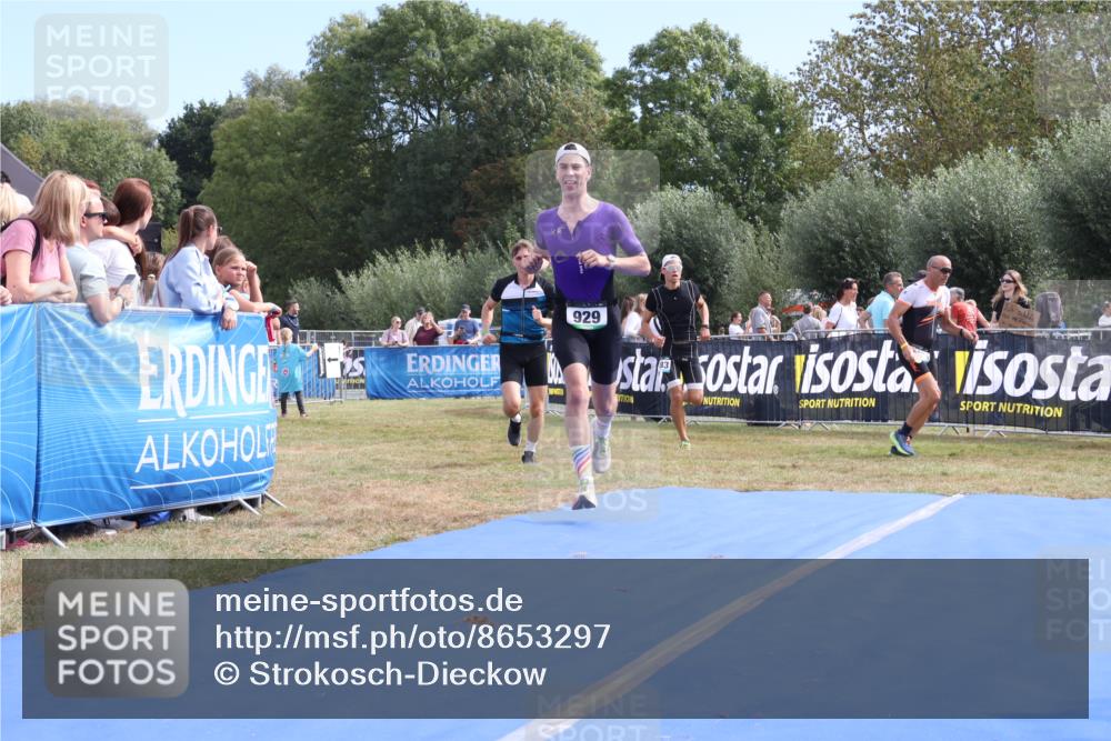 31.08.2025 - Elbe Triathlon Hamburg Strokosch-Dieckow http://msf.ph/oto/8653297 31.08.2025 11:21:24 Ziel 929, 934, 1183, 1206 meine-sportfotos.de