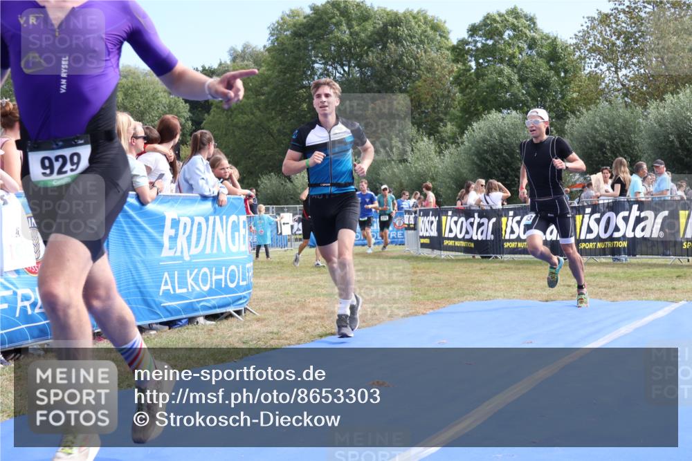 31.08.2025 - Elbe Triathlon Hamburg Strokosch-Dieckow http://msf.ph/oto/8653303 31.08.2025 11:21:26 Ziel 929, 934, 1183, 1206 meine-sportfotos.de