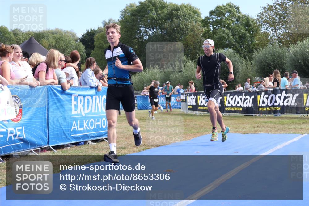 31.08.2025 - Elbe Triathlon Hamburg Strokosch-Dieckow http://msf.ph/oto/8653306 31.08.2025 11:21:26 Ziel 929, 934, 1183, 1206 meine-sportfotos.de
