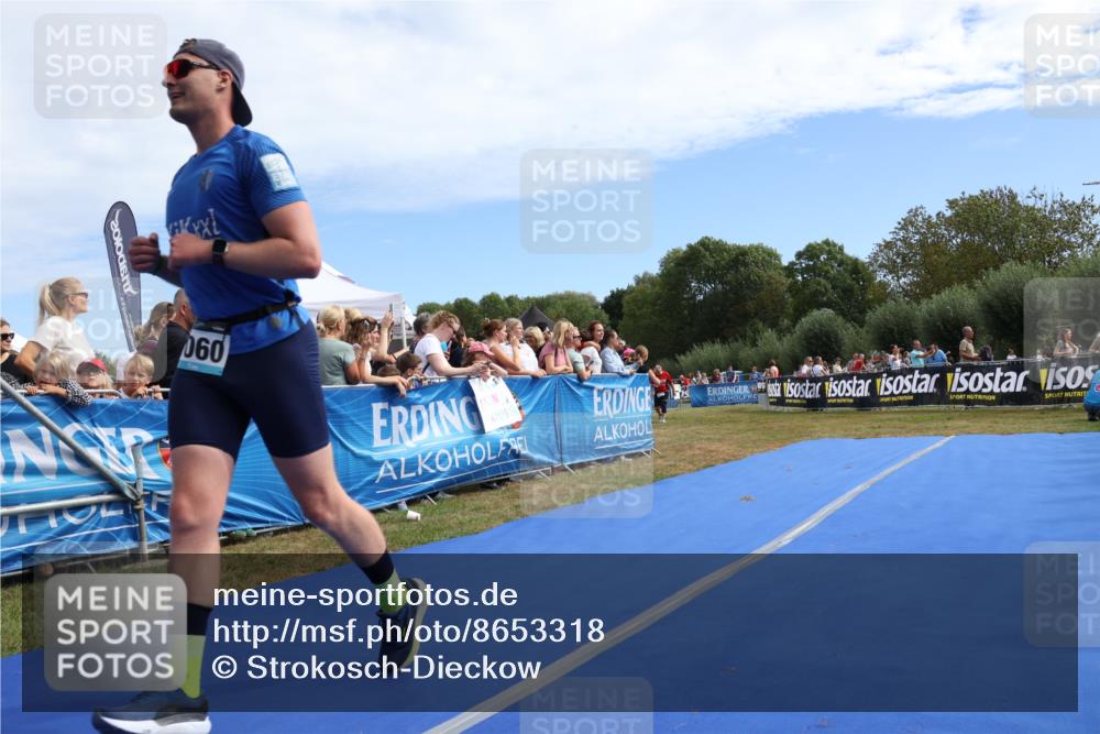 31.08.2025 - Elbe Triathlon Hamburg Strokosch-Dieckow http://msf.ph/oto/8653318 31.08.2025 11:21:45 Ziel 687, 1060 meine-sportfotos.de