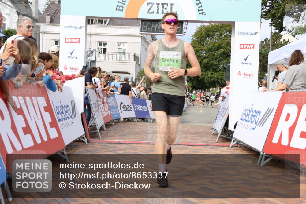 31.08.2025 - 21. Blankeneser Heldenlauf Strokosch-Dieckow http://msf.ph/oto/8653337 31.08.2025 11:07:57 Ziel 3665, 3532, 3719 meine-sportfotos.de