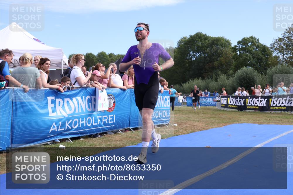 31.08.2025 - Elbe Triathlon Hamburg Strokosch-Dieckow http://msf.ph/oto/8653350 31.08.2025 11:22:20 Ziel 511, 731 meine-sportfotos.de