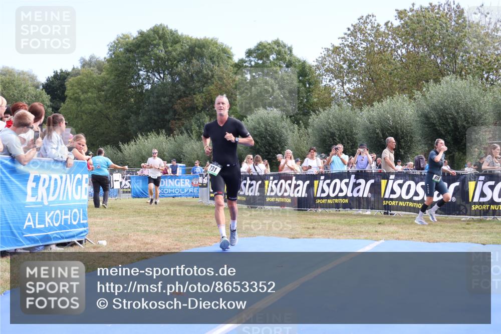 31.08.2025 - Elbe Triathlon Hamburg Strokosch-Dieckow http://msf.ph/oto/8653352 31.08.2025 11:22:25 Ziel 511, 731, 995 meine-sportfotos.de