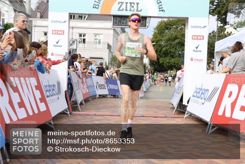 31.08.2025 - 21. Blankeneser Heldenlauf Strokosch-Dieckow http://msf.ph/oto/8653353 31.08.2025 11:07:57 Ziel 3665, 3532, 3719 meine-sportfotos.de