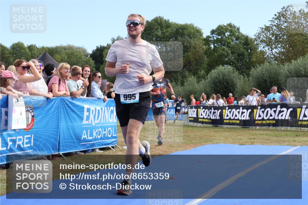 31.08.2025 - Elbe Triathlon Hamburg Strokosch-Dieckow http://msf.ph/oto/8653359 31.08.2025 11:22:34 Ziel 622, 995, 1077, 1132 meine-sportfotos.de