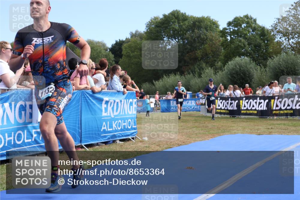 31.08.2025 - Elbe Triathlon Hamburg Strokosch-Dieckow http://msf.ph/oto/8653364 31.08.2025 11:22:36 Ziel 622, 995, 1077, 1132 meine-sportfotos.de