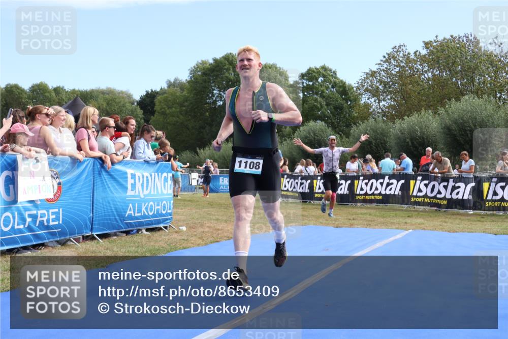 31.08.2025 - Elbe Triathlon Hamburg Strokosch-Dieckow http://msf.ph/oto/8653409 31.08.2025 11:23:25 Ziel 255, 567, 1043, 1055, 1075, 1108, 1274 meine-sportfotos.de
