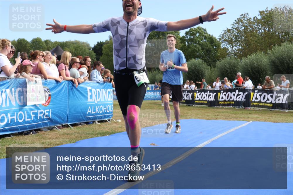 31.08.2025 - Elbe Triathlon Hamburg Strokosch-Dieckow http://msf.ph/oto/8653413 31.08.2025 11:23:28 Ziel 255, 567, 1043, 1055, 1075, 1108, 1274 meine-sportfotos.de