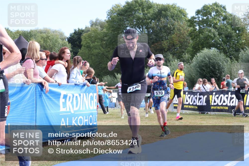 31.08.2025 - Elbe Triathlon Hamburg Strokosch-Dieckow http://msf.ph/oto/8653426 31.08.2025 11:24:08 Ziel 570, 617, 739, 741, 788, 1039, 1054, 1240 meine-sportfotos.de