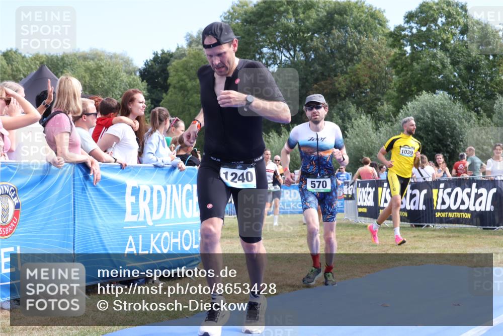 31.08.2025 - Elbe Triathlon Hamburg Strokosch-Dieckow http://msf.ph/oto/8653428 31.08.2025 11:24:09 Ziel 570, 617, 739, 741, 788, 1039, 1054, 1240 meine-sportfotos.de